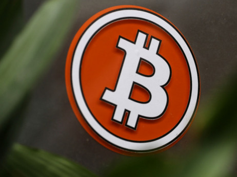 Биткоинот падна на најниско ниво во последните 18 месеци